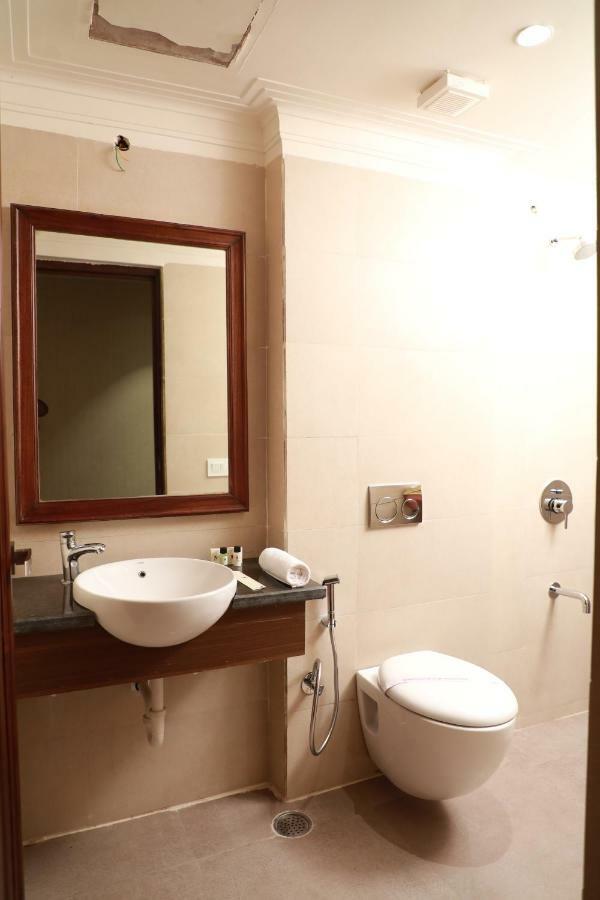 Hotel Golden Tower Near Heritage Street Amritsar Eksteriør billede